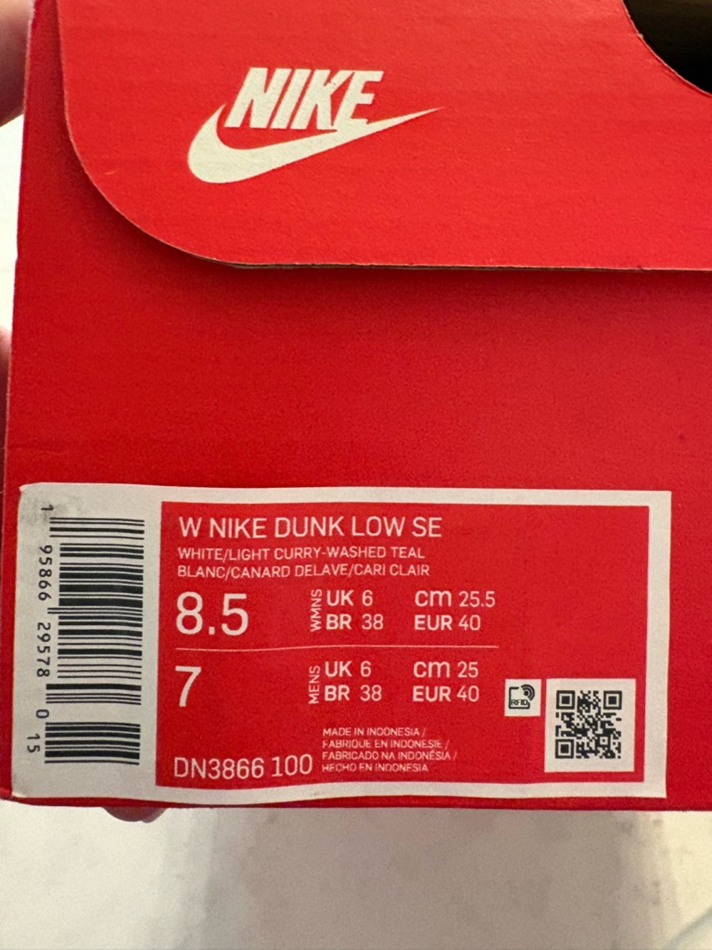 Brand New W Nike Dunk Low SE , 8.5 - Picture 4 of 6